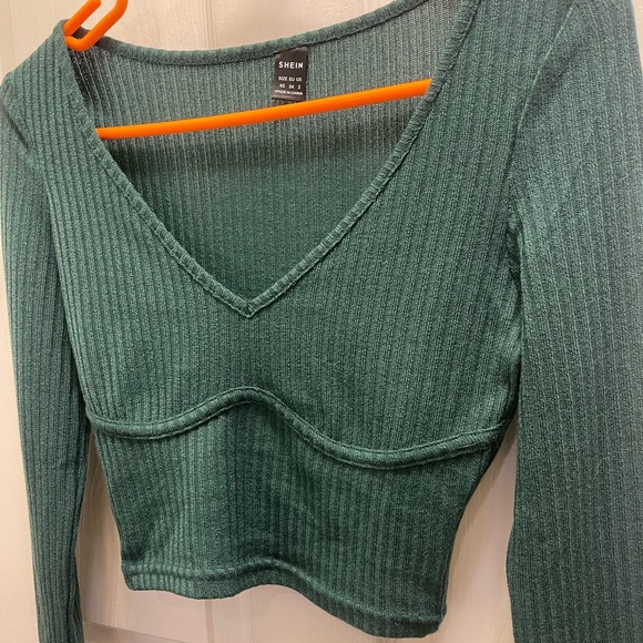 *Final Drop* NWOT SHEIN Emerald Long Sleeved Crop Top - Picture 2 of 3
